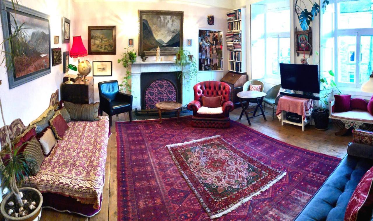 Central Apartment With Parking, Original Art And Antiques Edinburgh Bagian luar foto
