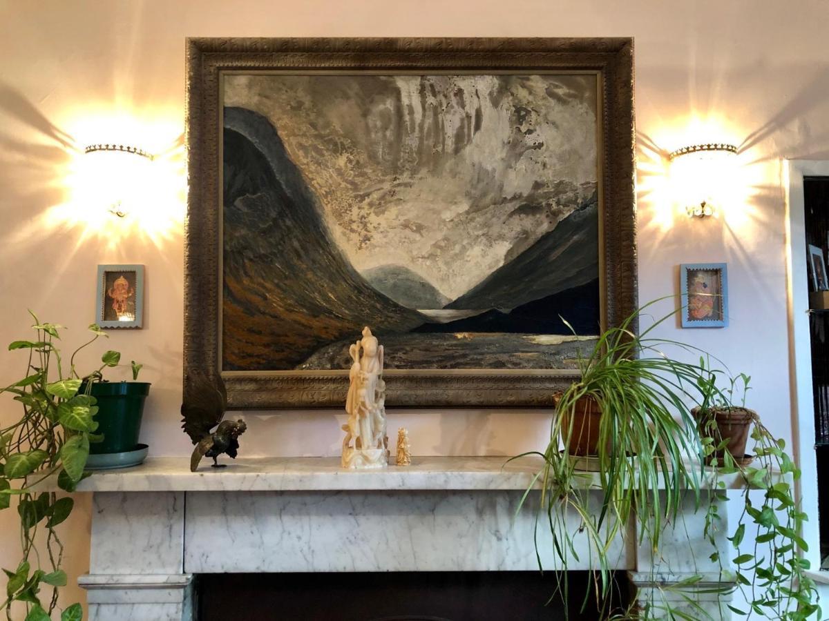 Central Apartment With Parking, Original Art And Antiques Edinburgh Bagian luar foto